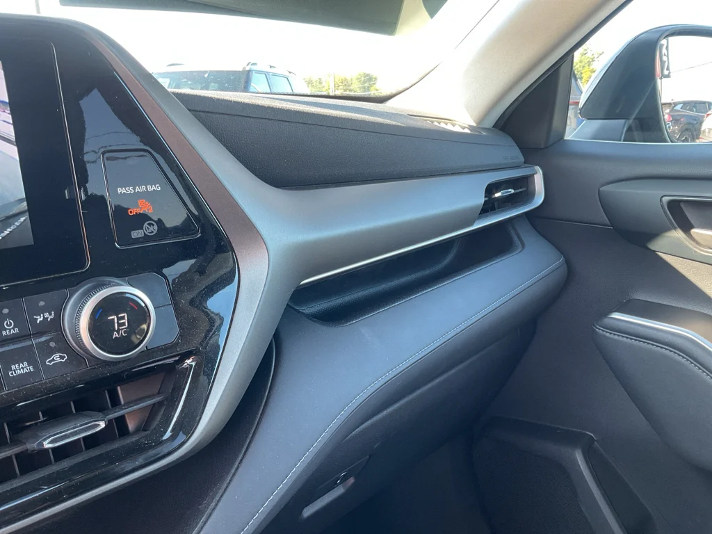 Used 2023 Midnight Black Metallic Toyota L image 22