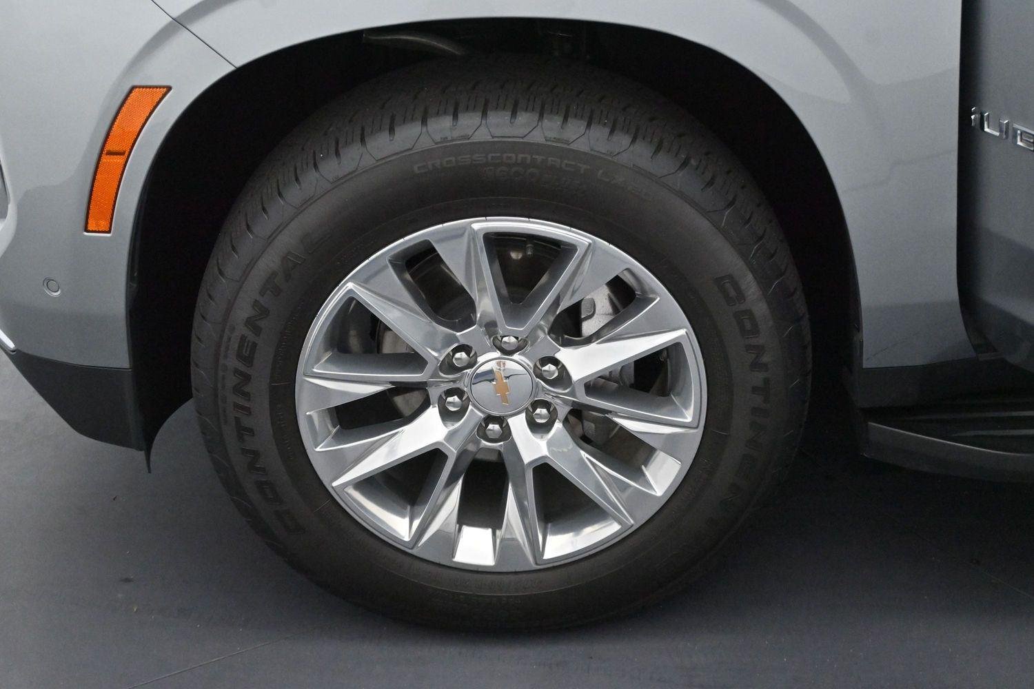 Used 2025 Sterling Gray Metallic Chevrolet Premier image 32
