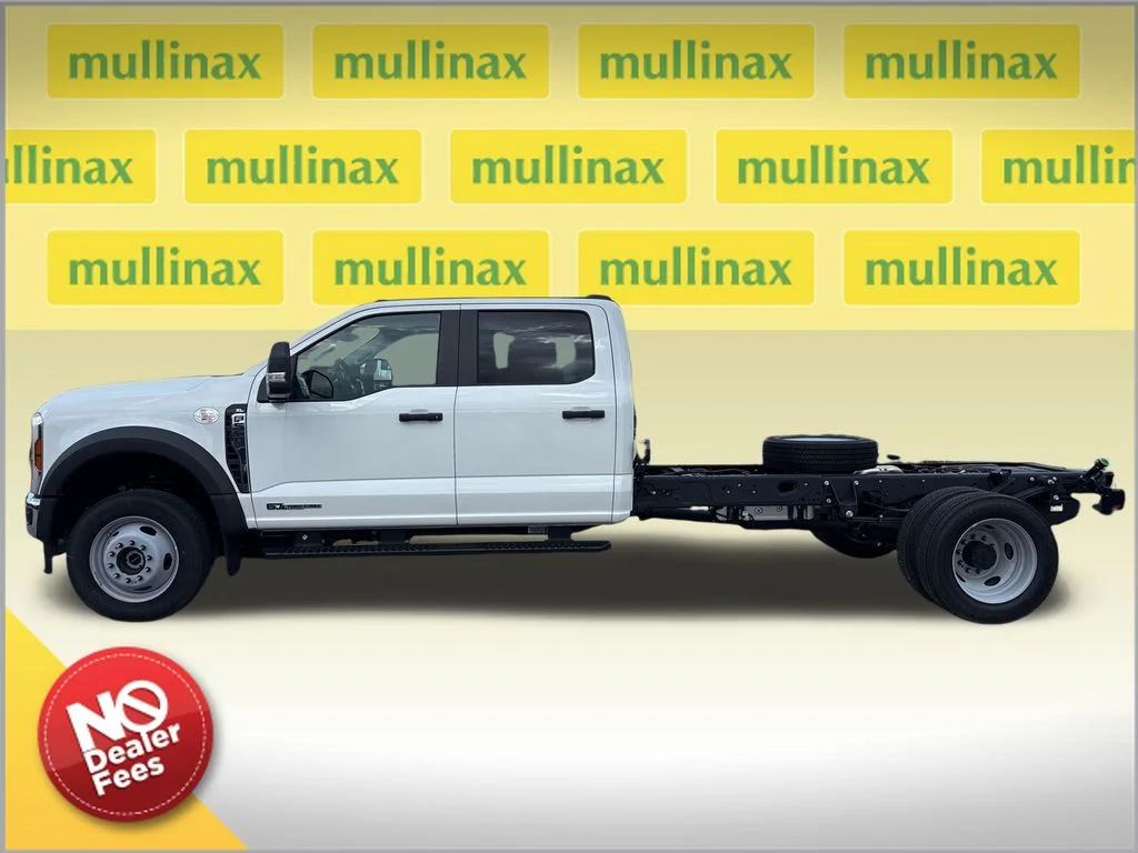 2026 Ford F-550 Super Duty Chassis Cab XL - Photo 2