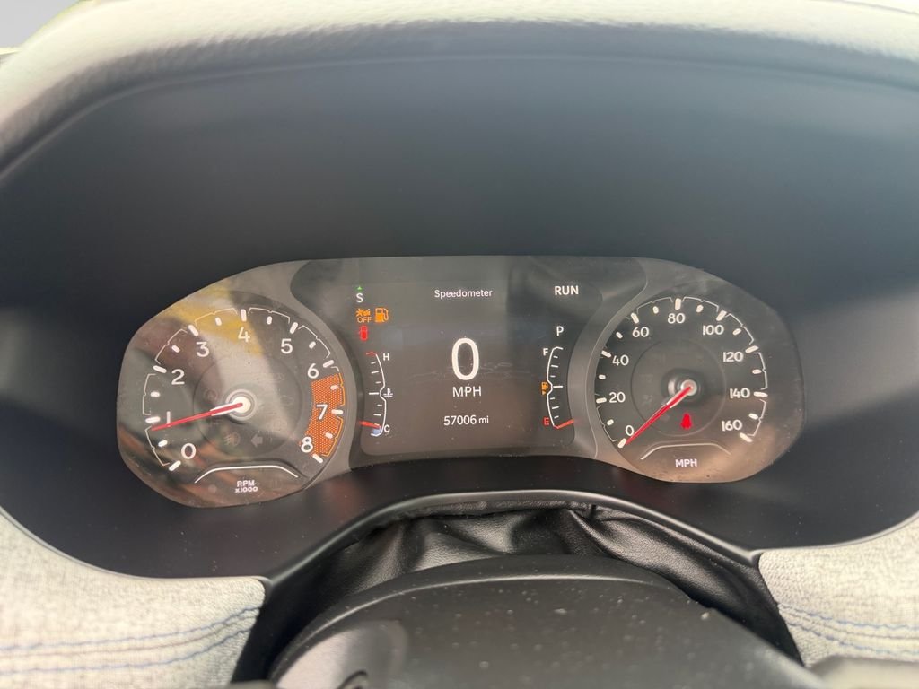 Used 2023 Gray Jeep Latitude image 14
