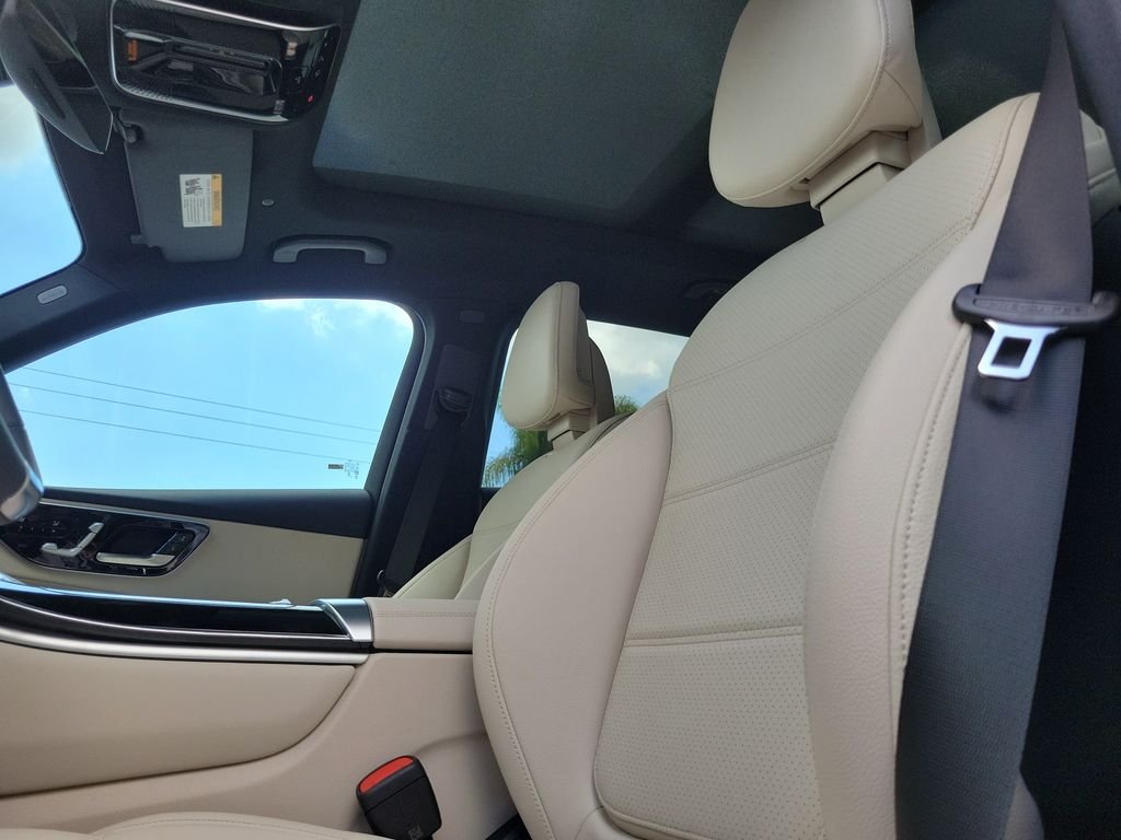 New 2026 White Mercedes-Benz GLC 300 image 22
