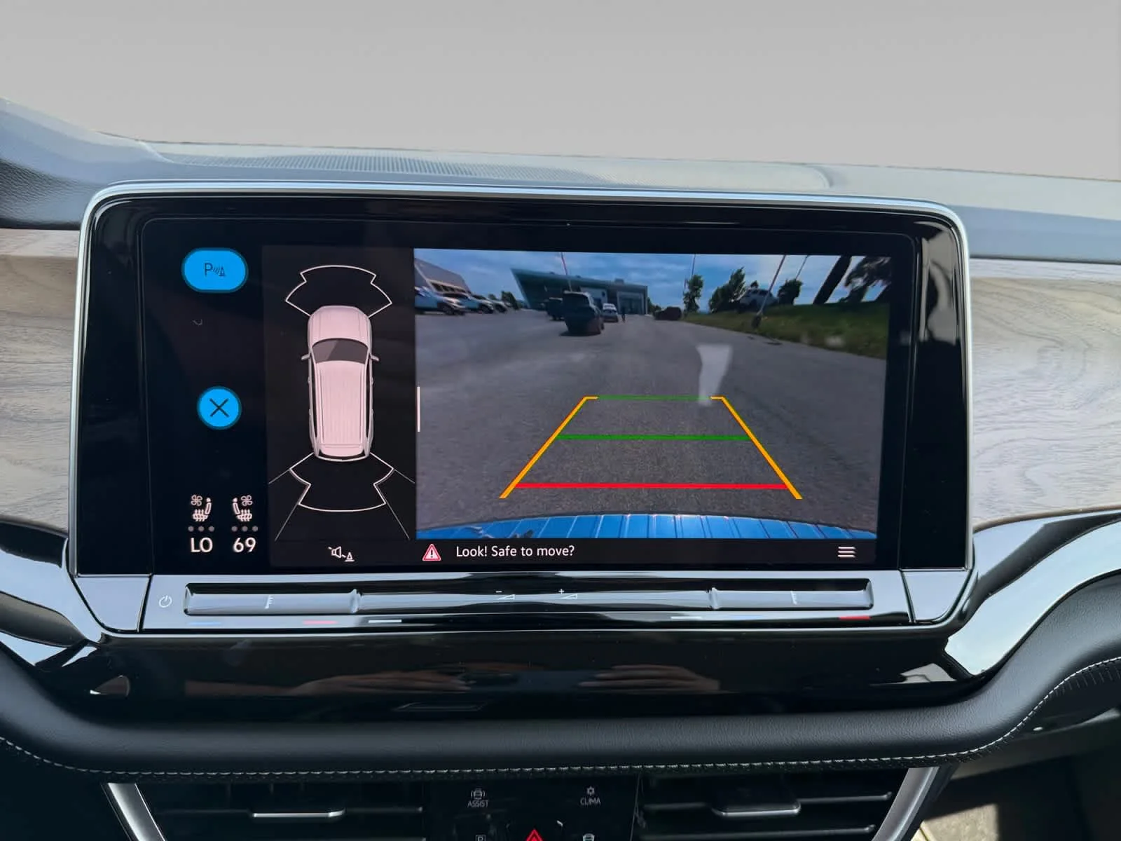 2026 Volkswagen Atlas SE w/Tech - Photo 16