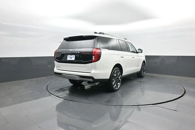 New 2026 Star White Metallic Tri-Coat Ford Platinum® image 7