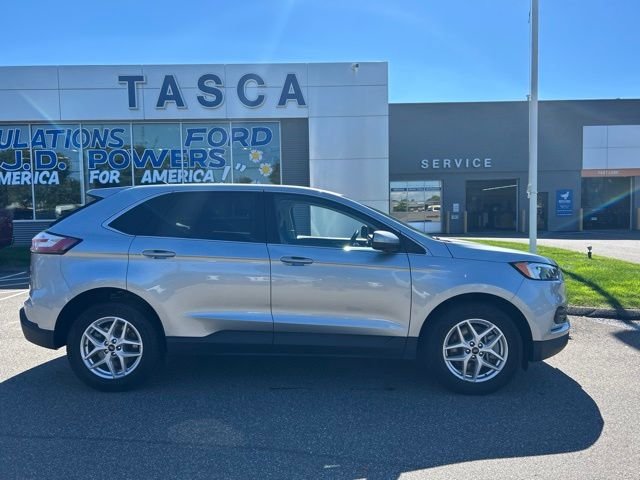 Used 2024 Silver Metallic Ford SEL image 8