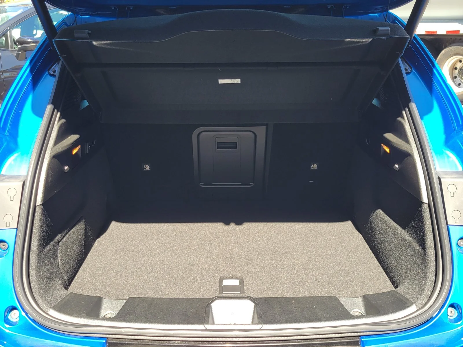 Used 2026 Blue Alfa Romeo Base image 23