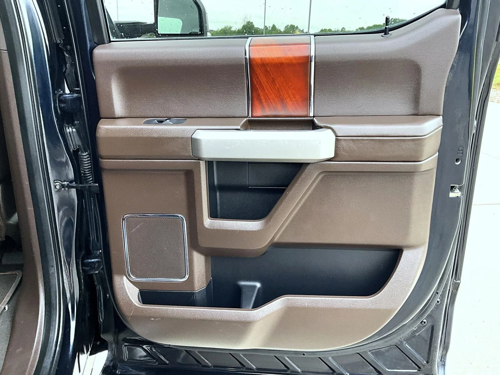 Used 2021 Blue Ford King Ranch image 18