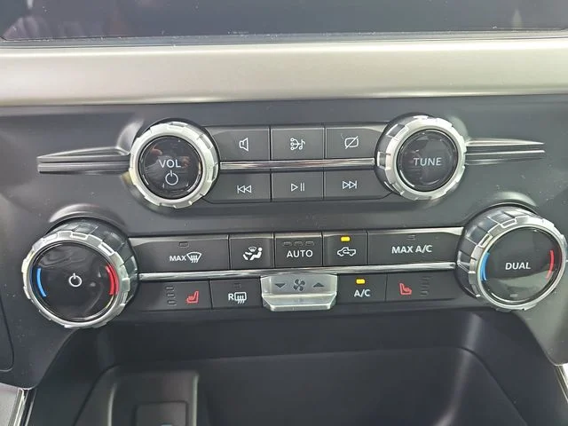 Used 2023 White Ford XLT image 25
