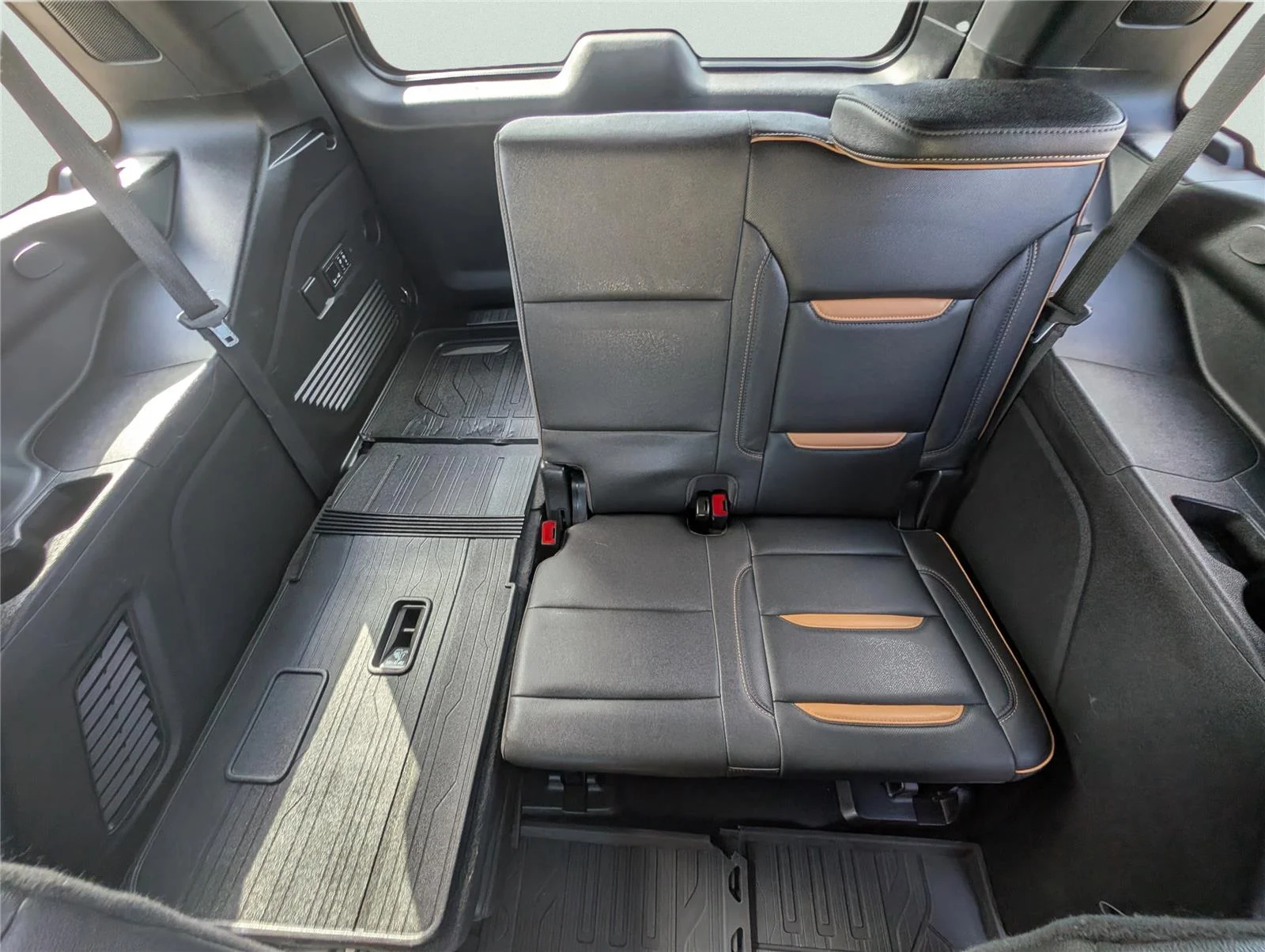 Used 2023 Sterling Metallic GMC AT4 image 33