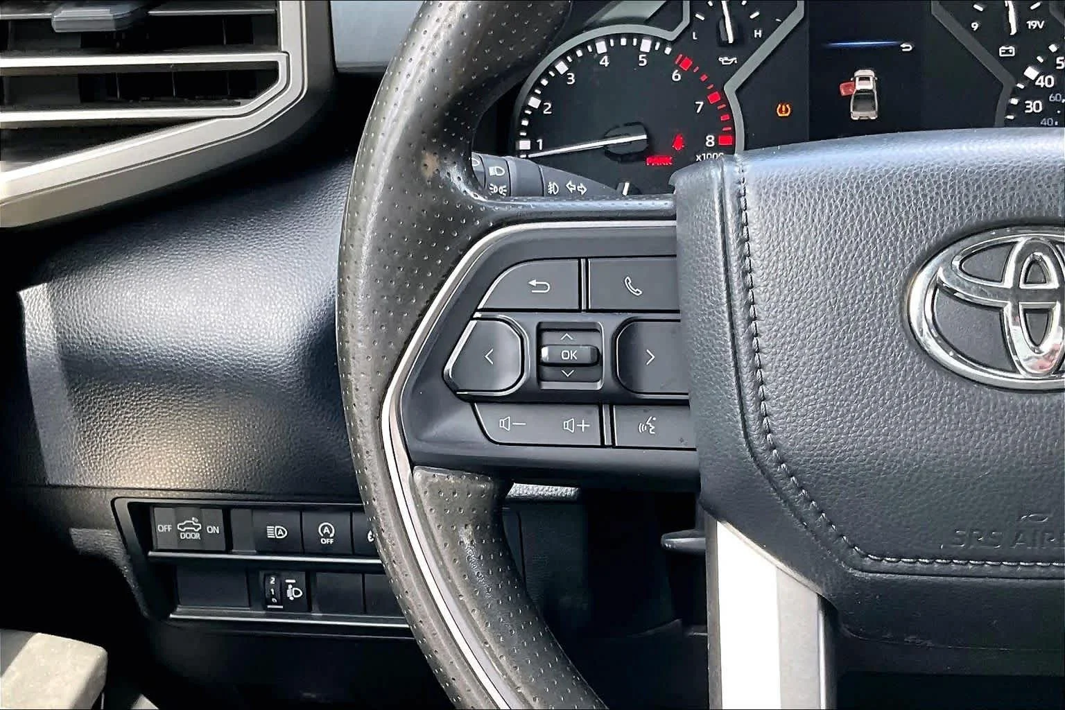 Used 2025 Ice Cap Toyota SR5 image 23