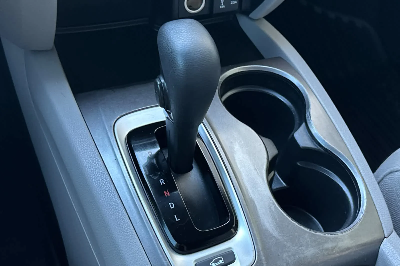 Used 2018  Honda EX image 22