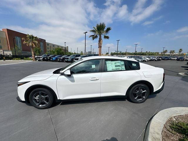 New 2026 Snow White Pearl Kia LXS image 4