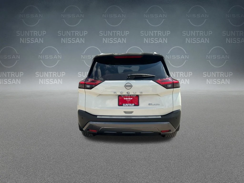 Used 2023 White Nissan SL image 36
