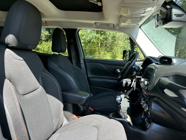 Used 2016 Jungle Green Jeep Latitude image 25
