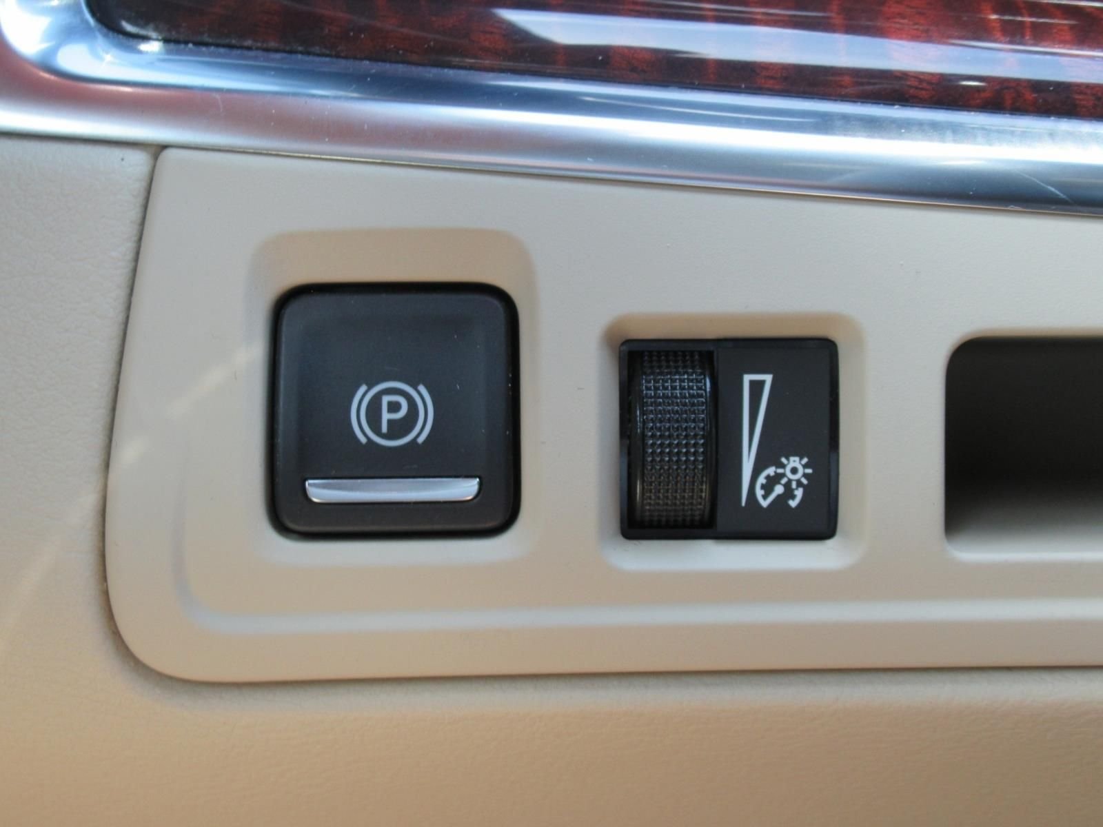 Used 2018 Brown Cadillac Premium Luxury image 22