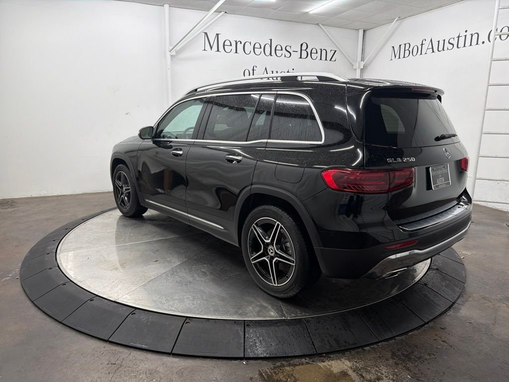 New 2026 Night Black Mercedes-Benz GLB 250 image 5