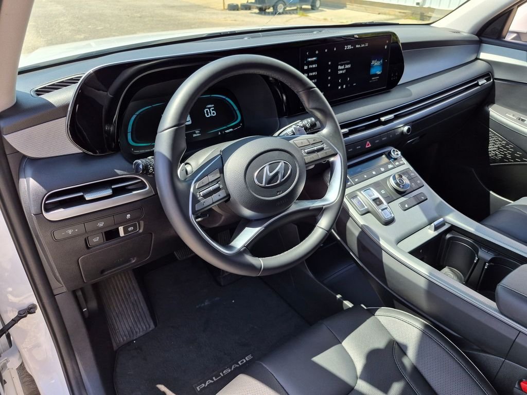 Used 2023 White Hyundai SEL image 32