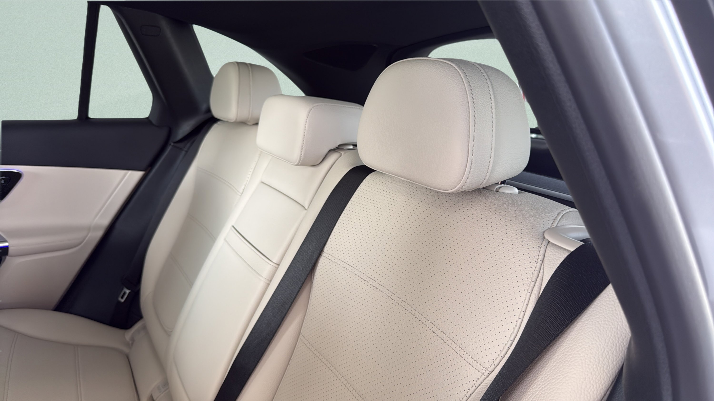 New 2026 Cirrus Silver Metallic Mercedes-Benz GLC 300 image 28