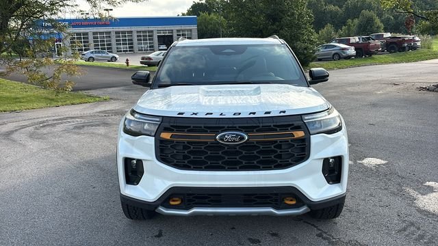 New 2026 Star White Metallic Tri-Coat Ford Tremor image 6