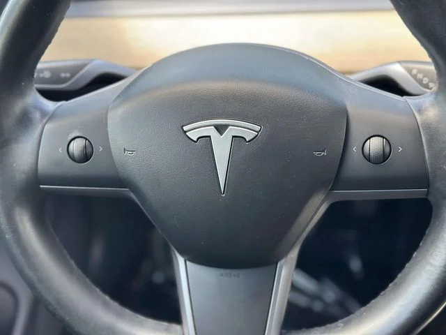 Used 2018 Black Tesla Long Range image 18