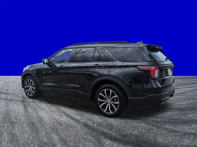 New 2026 Agate Black Metallic Ford ST-Line image 6