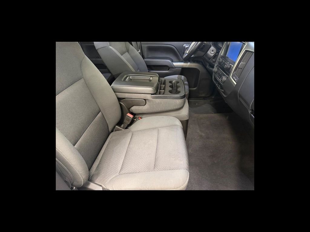 Used 2019 White Chevrolet LT image 18