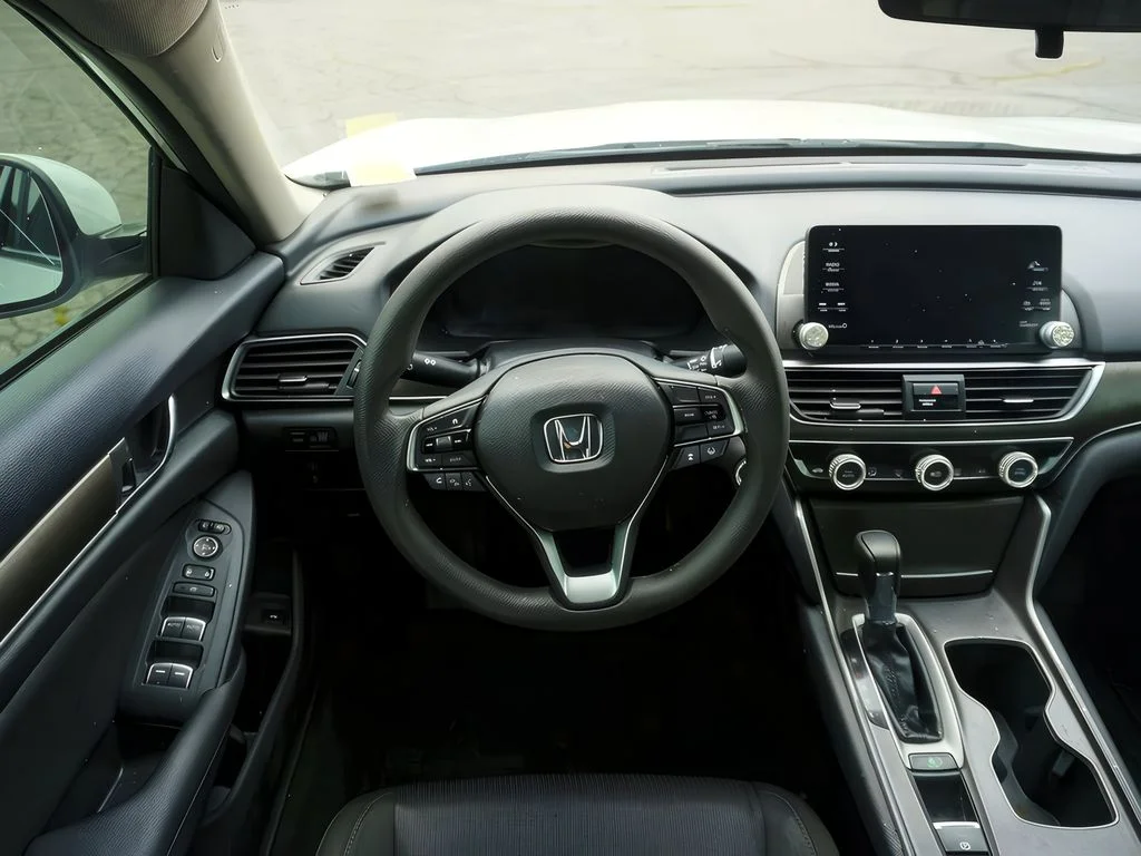 2019 Honda Accord LX - Photo 15
