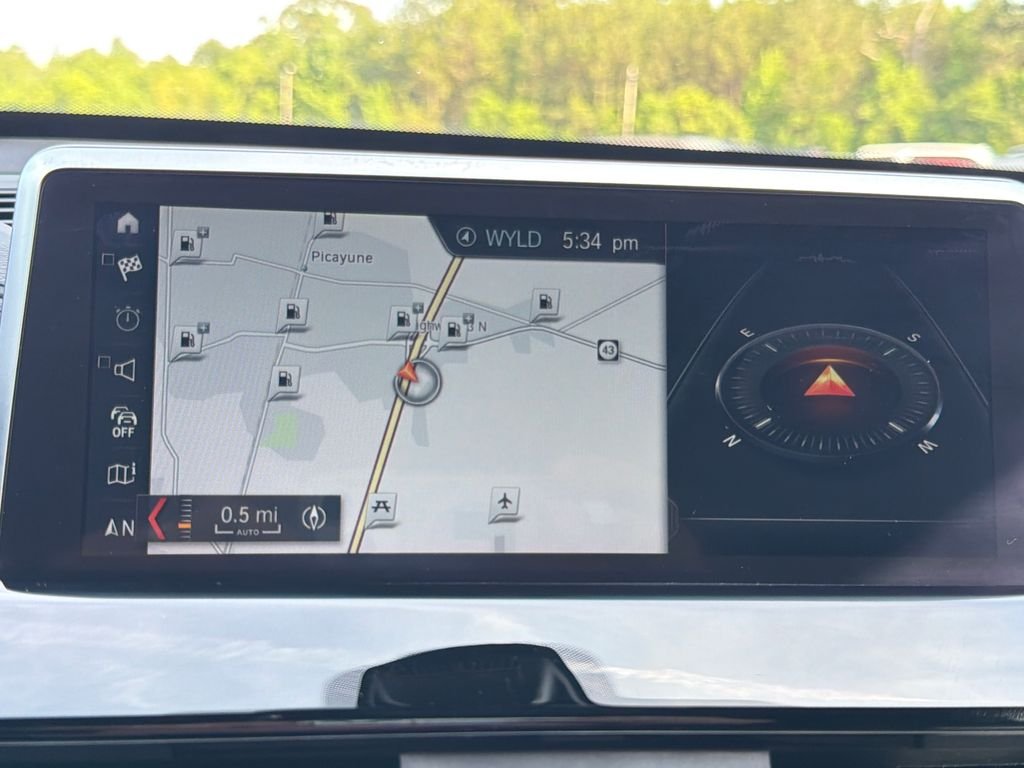 Used 2022 Black BMW sDrive28i image 22