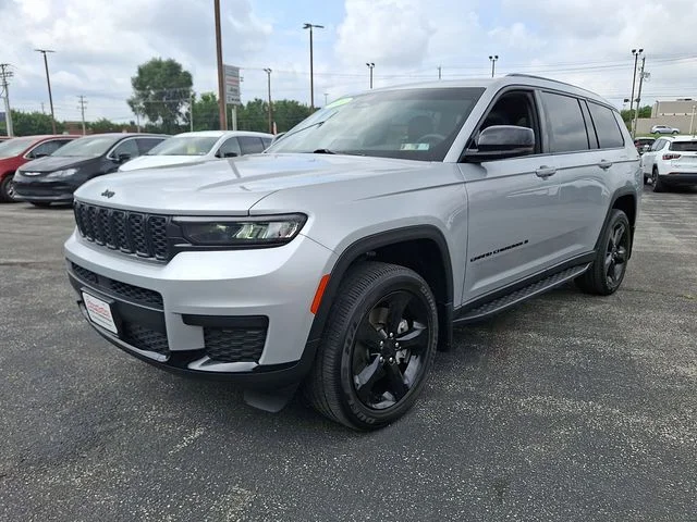 Certified Used 2024 Silver Jeep Altitude X image 5