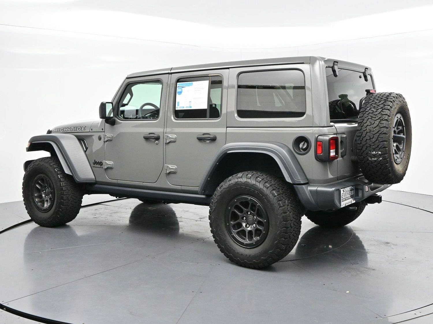 Used 2023 Gray Jeep High Tide image 5
