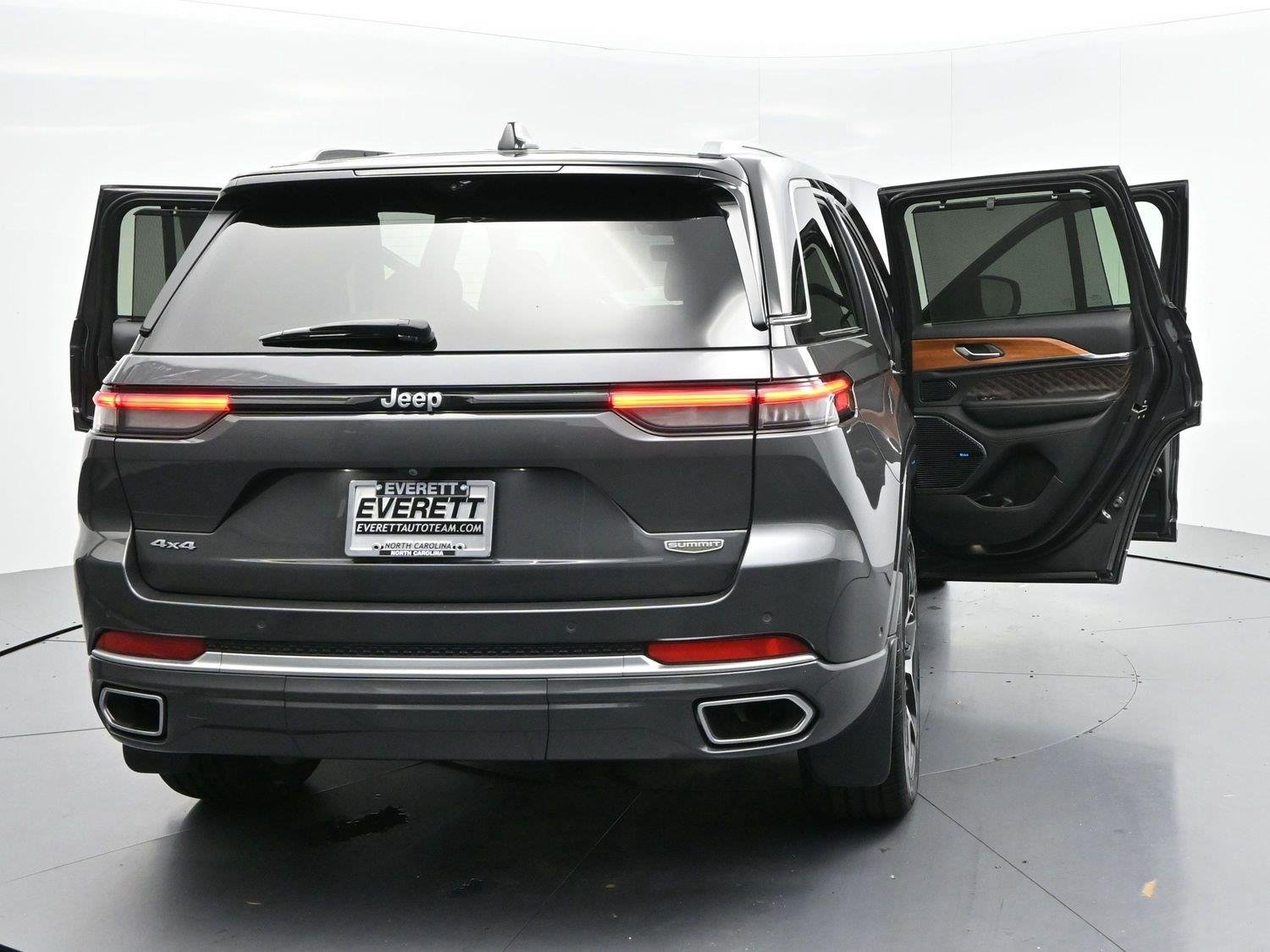 Used 2022 Baltic Gray Metallic Clearcoat Jeep Summit Reserve image 37