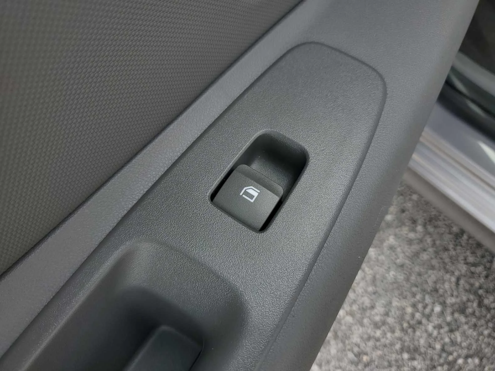 Used 2025 Fluid Metal Hyundai SEL Convenience image 11