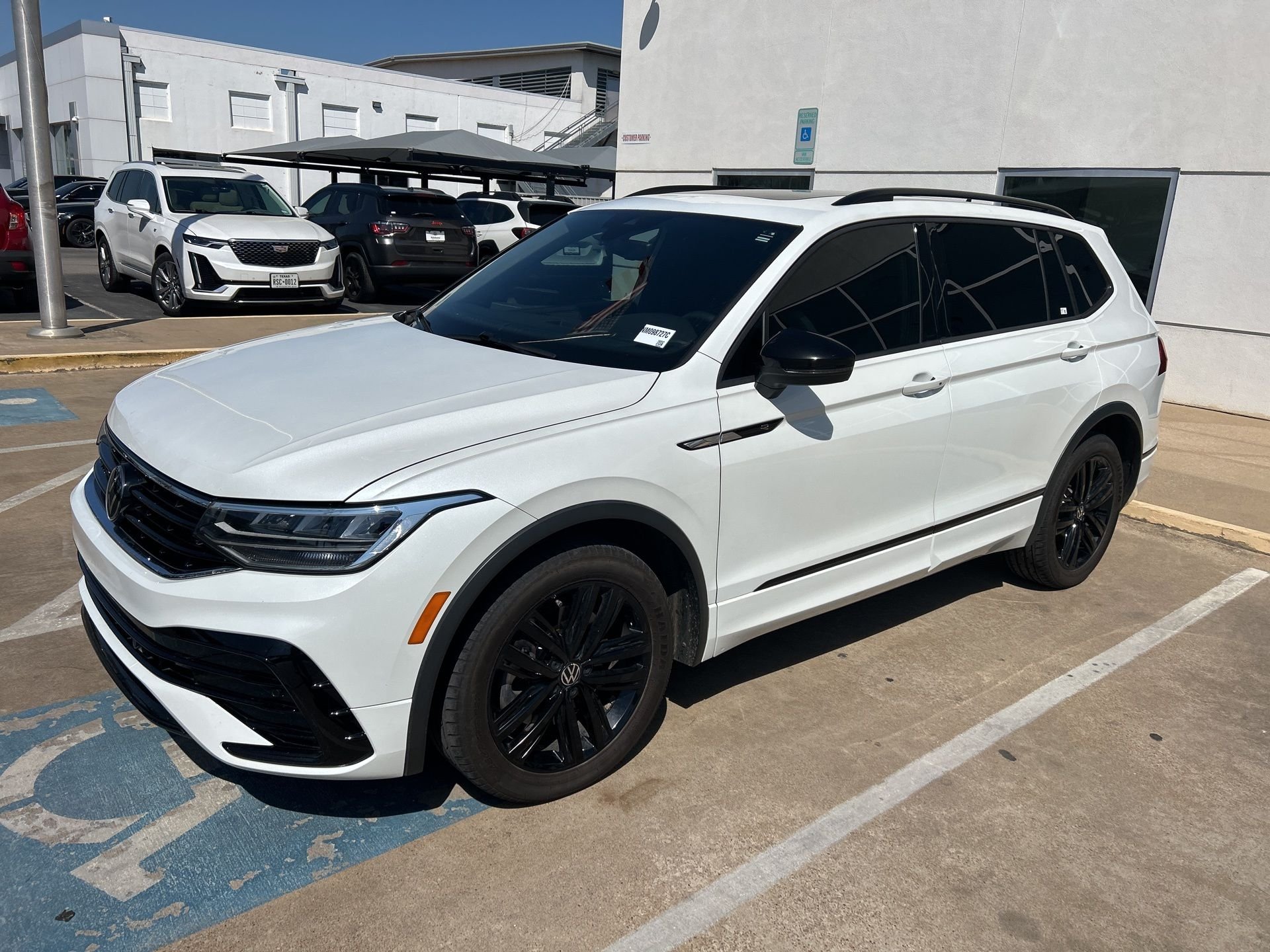2022 Volkswagen Tiguan SE R-LINE BLACK
