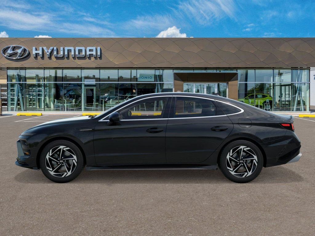 New 2026 Black Hyundai SEL Sport image 3