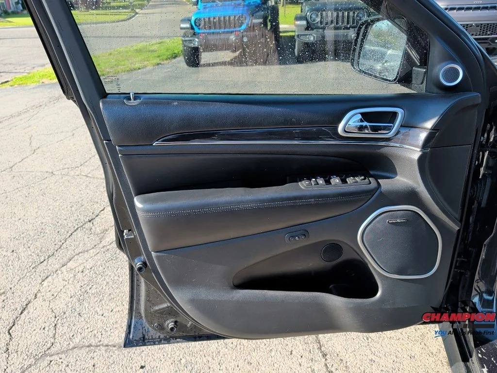 Used 2015 Black Jeep Overland image 14