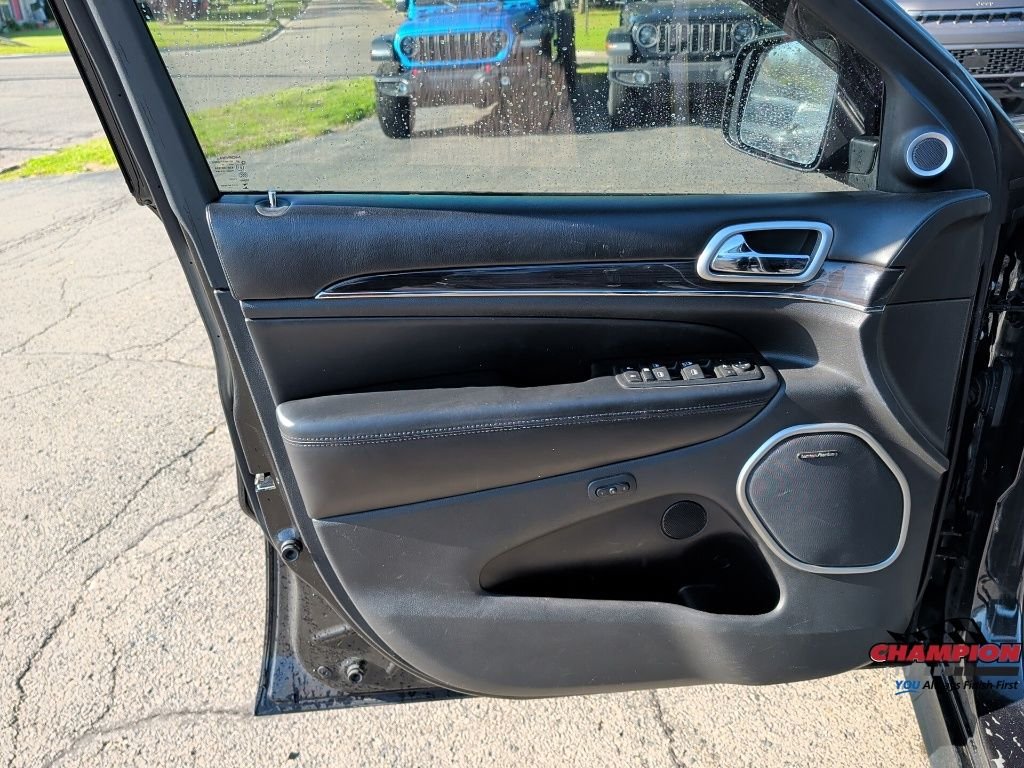 Used 2015 Black Jeep Overland image 14