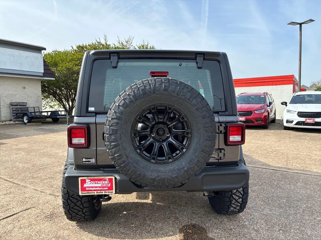 New 2026 Granite Crystal Metallic Clear-Coat Exterior Paint Jeep Sport image 4