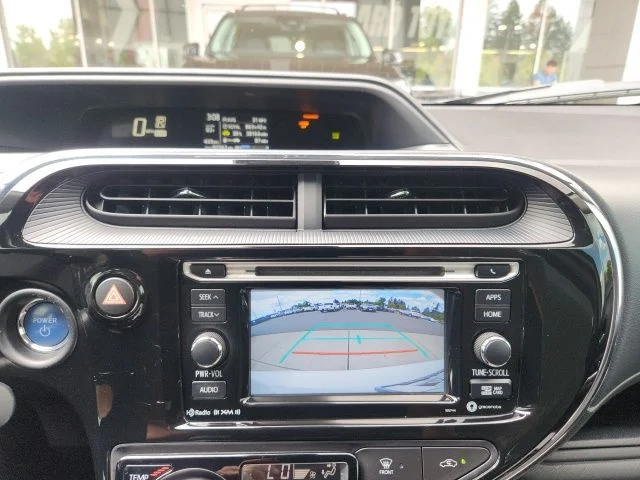 Used 2018  Toyota Four image 9