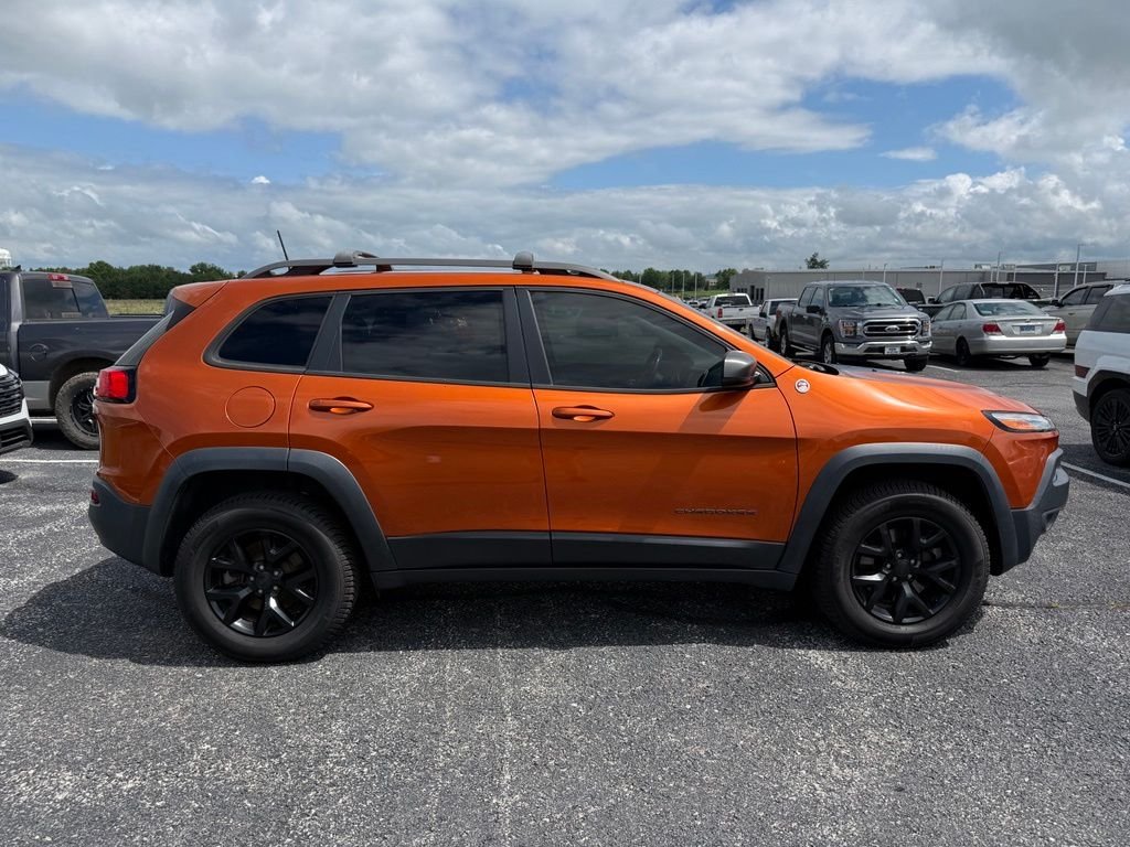 Used 2016 Orange Jeep Trailhawk image 17