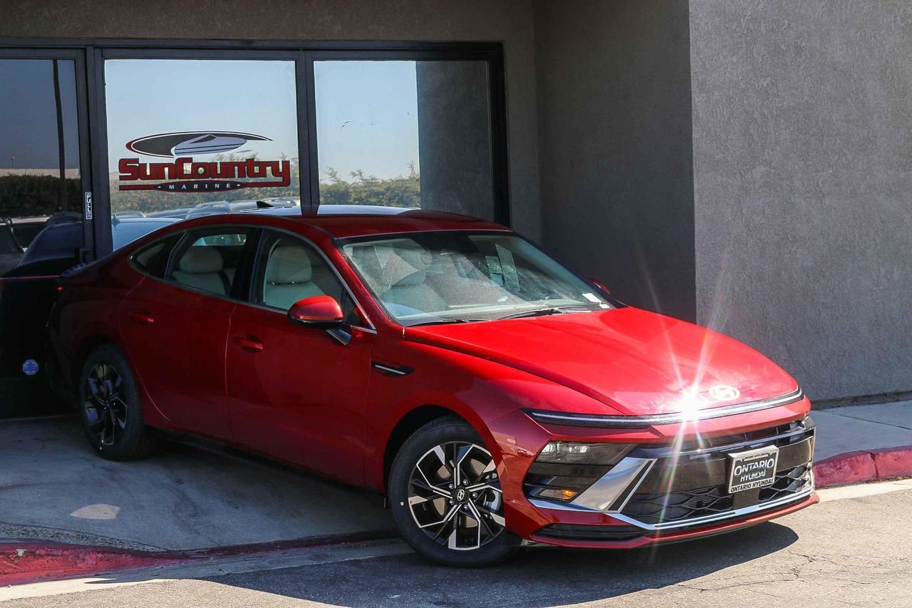 New 2025 Red Hyundai SEL image 2