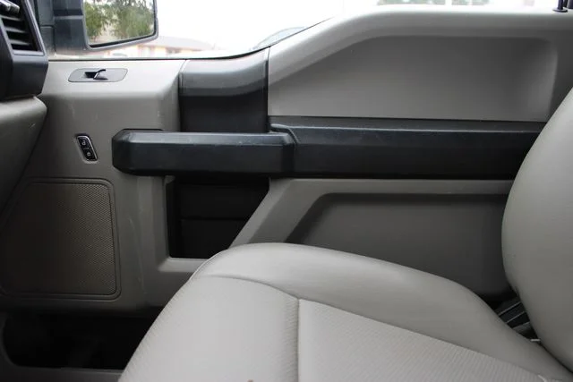 Used 2016 White Ford XL image 19
