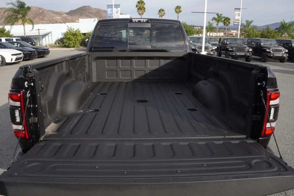 Used 2019 Black Ram Laramie image 42