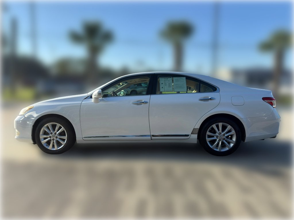 Used 2012  Lexus Base image 4
