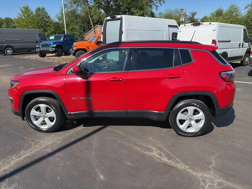 Certified Used 2020 Red Jeep Latitude image 9