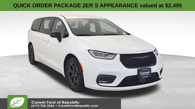 2024 Chrysler Pacifica PHEV Select