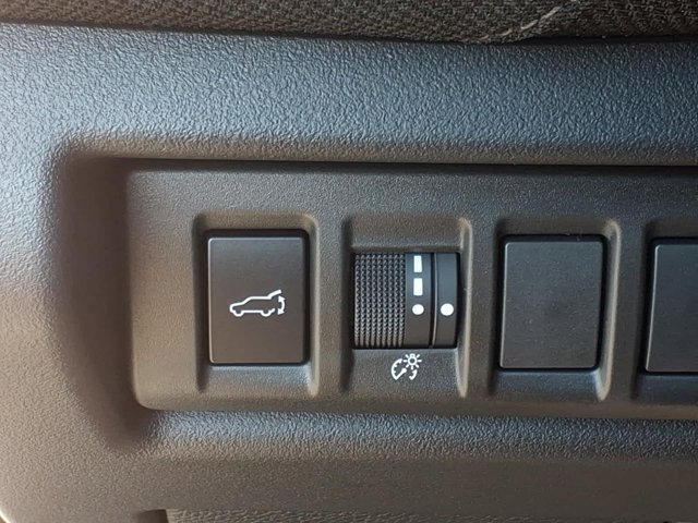 New 2026 CRYSTAL WHITE PEARL Subaru Premium image 39