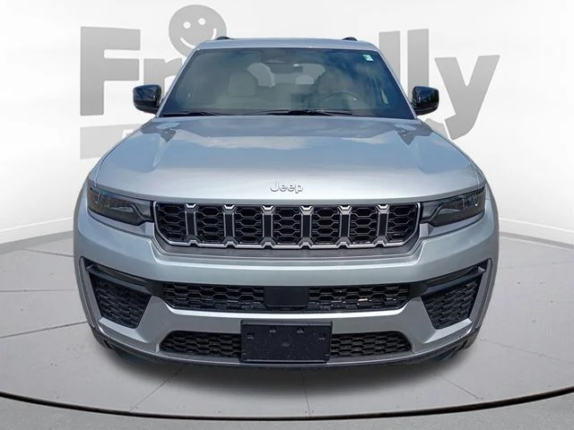 New 2026 Silver Zynith Exterior Paint Jeep Limited image 2