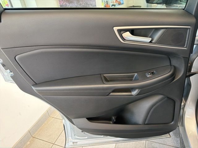 Used 2022 Silver Ford SEL image 15