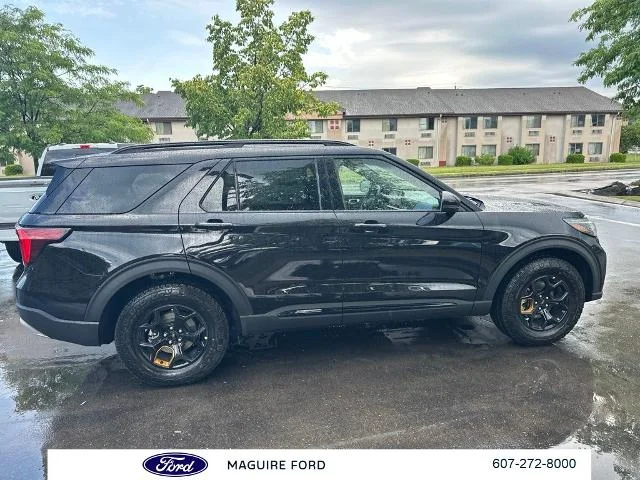 New 2026 Agate Black Metallic Ford Tremor® image 20