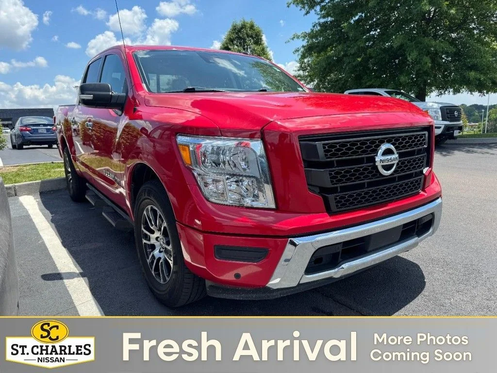 2020 Nissan Titan SV 4X2 Crew Cab's photo