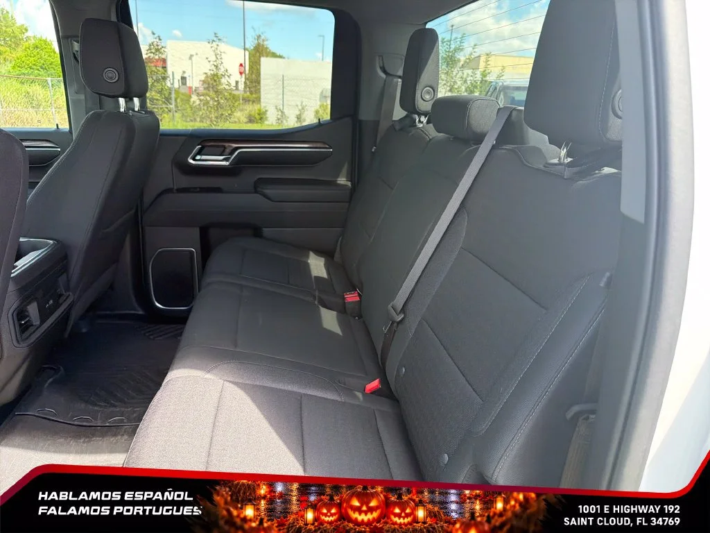 Used 2023 SUMMIT WHITE Chevrolet RST image 28